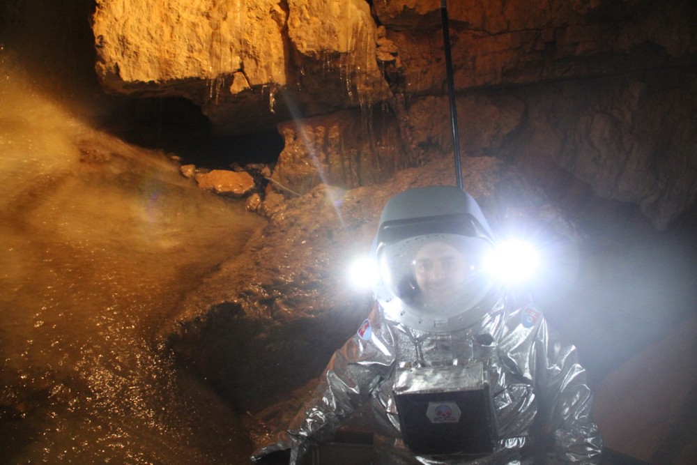 12 04 30 - 12h 29m 37s - daniel s en scaphandre aouda r