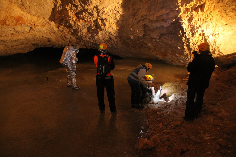 12 04 30 - 13h 36m 09s - daniel s en aouda au lac gelé r