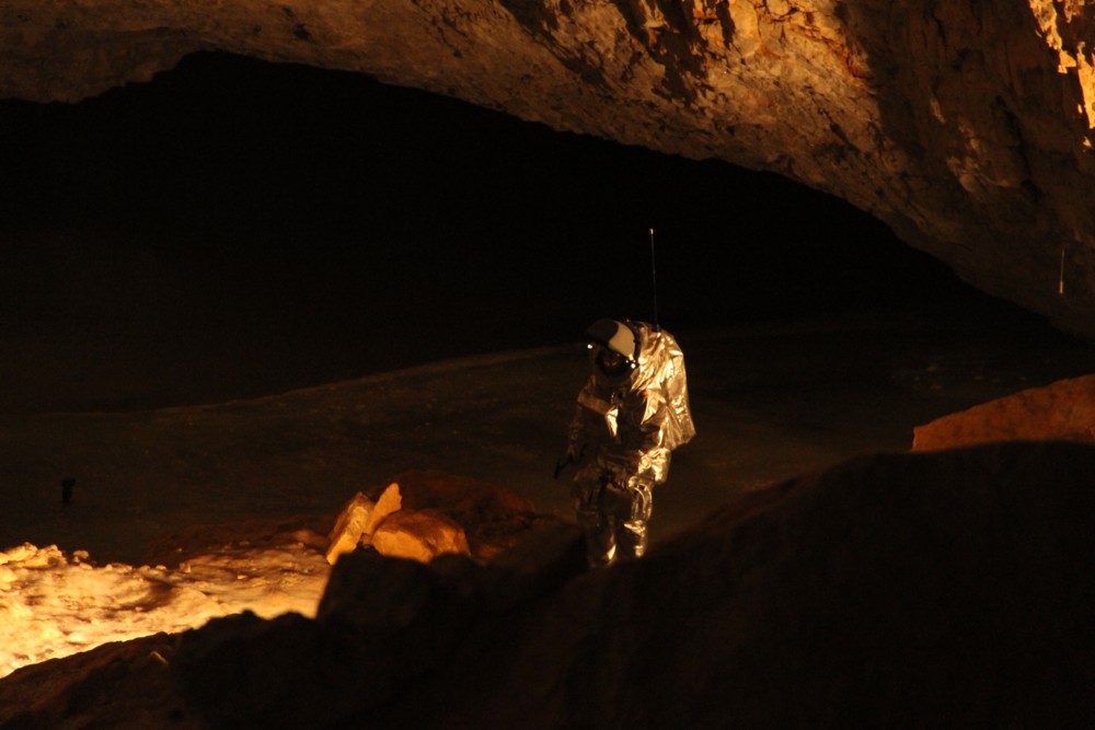 12 04 30 - 14h 15m 01s - daniel s en aouda prélèvements stériles sur le lac r